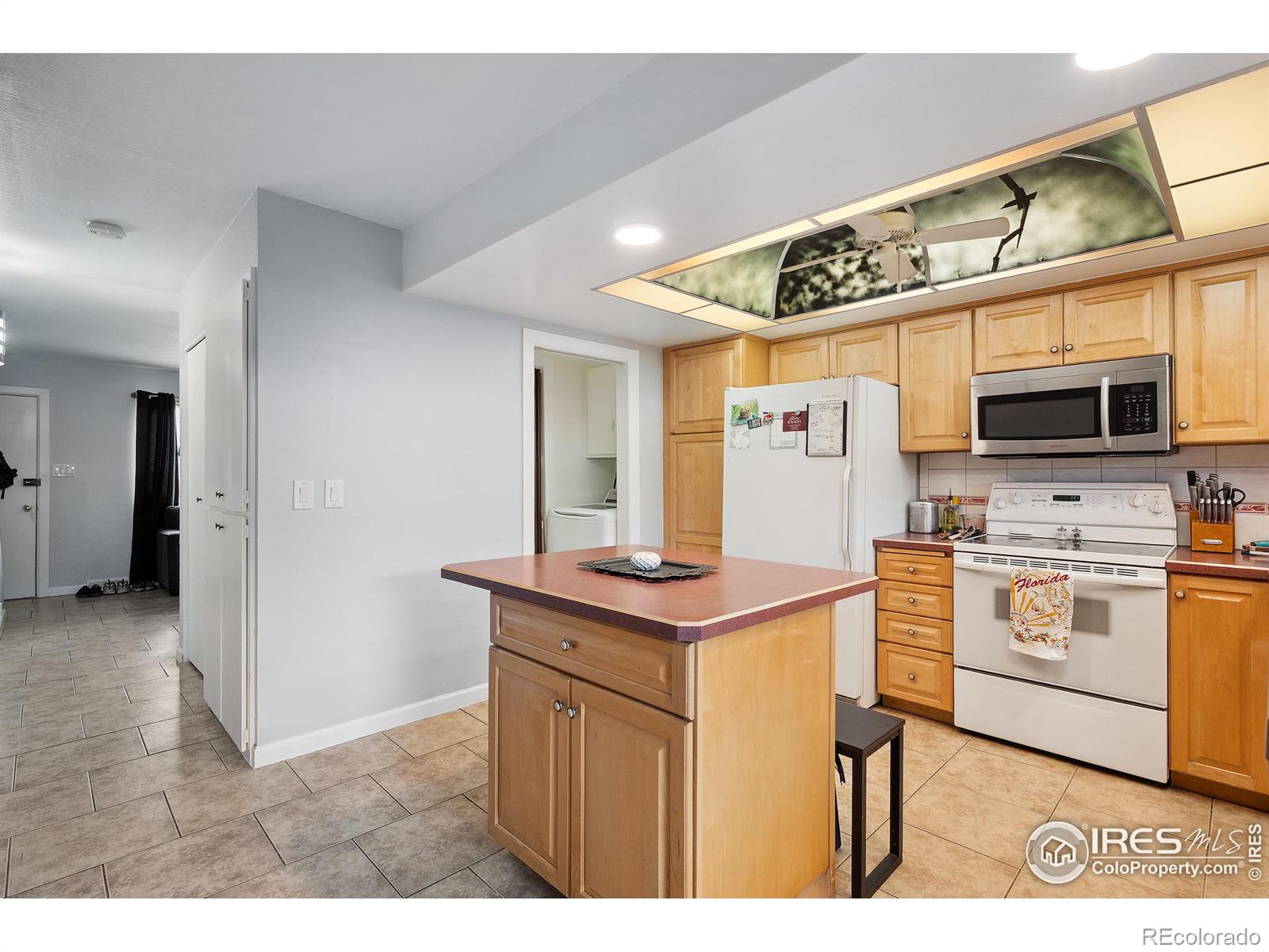 MLS Image #4 for 9019 e oxford drive,denver, Colorado