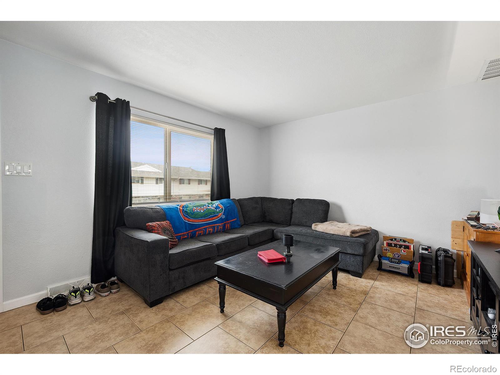 MLS Image #8 for 9019 e oxford drive,denver, Colorado