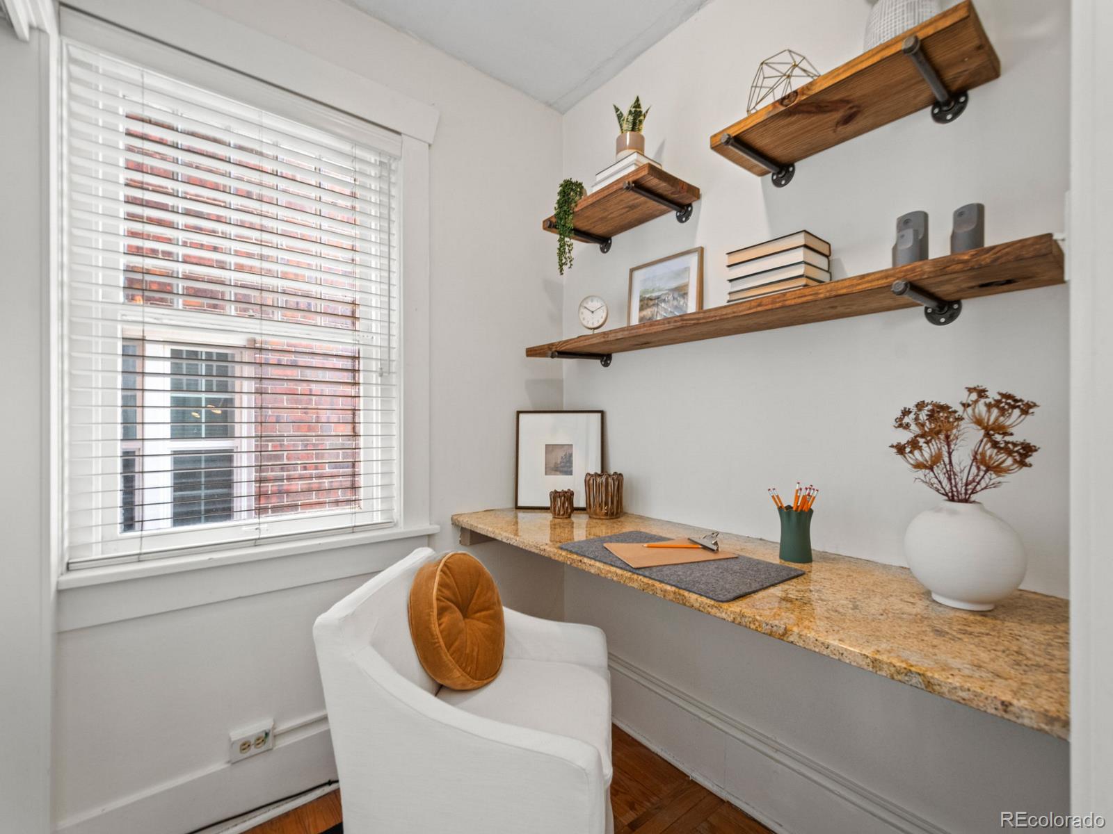 MLS Image #15 for 945 n washington street 201,denver, Colorado