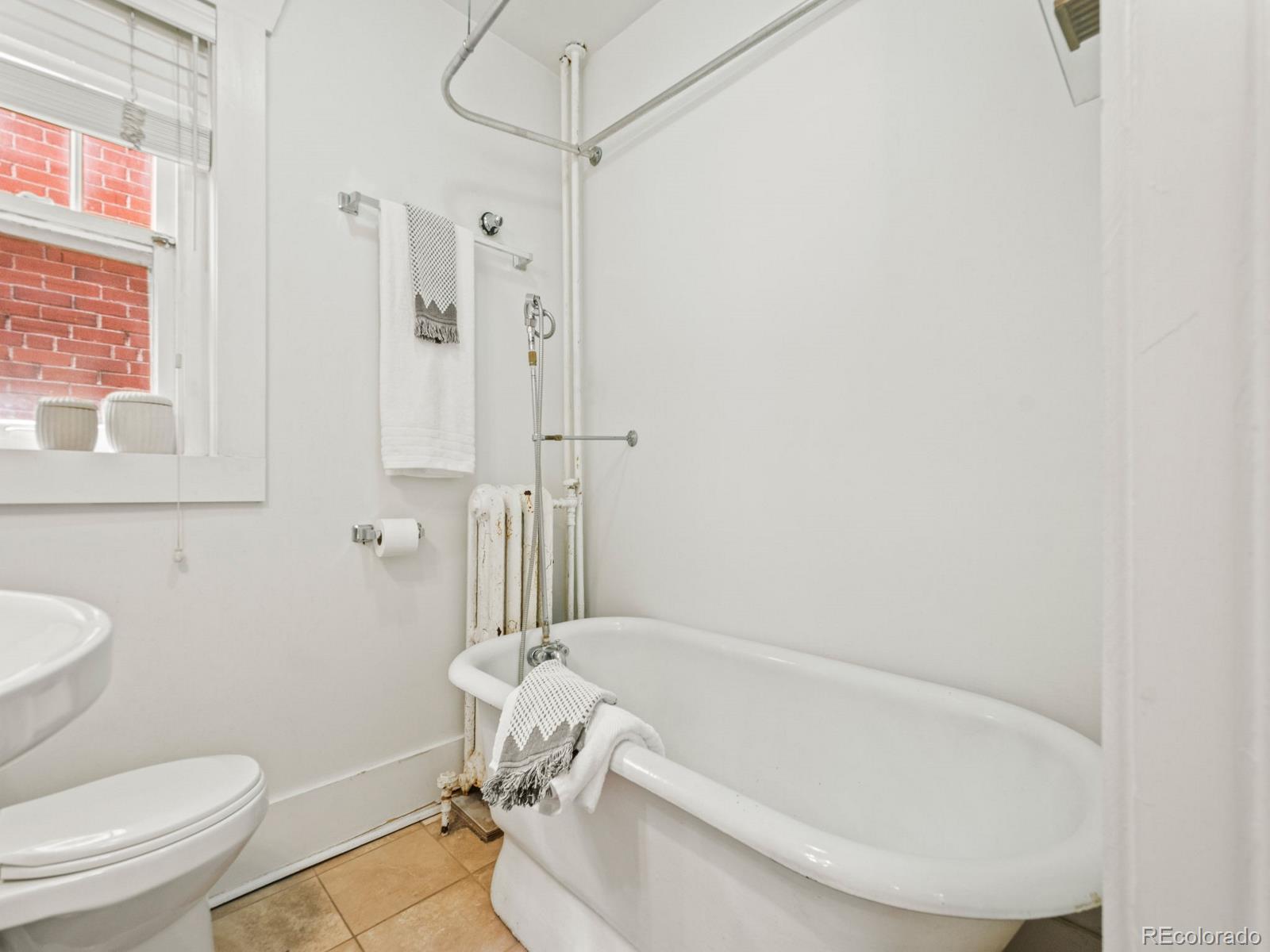 MLS Image #22 for 945 n washington street 201,denver, Colorado