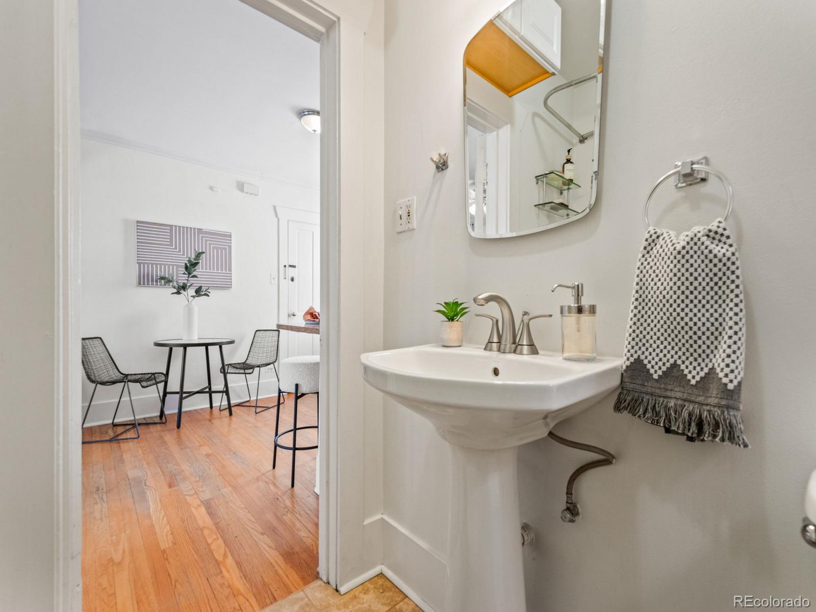 MLS Image #23 for 945 n washington street 201,denver, Colorado