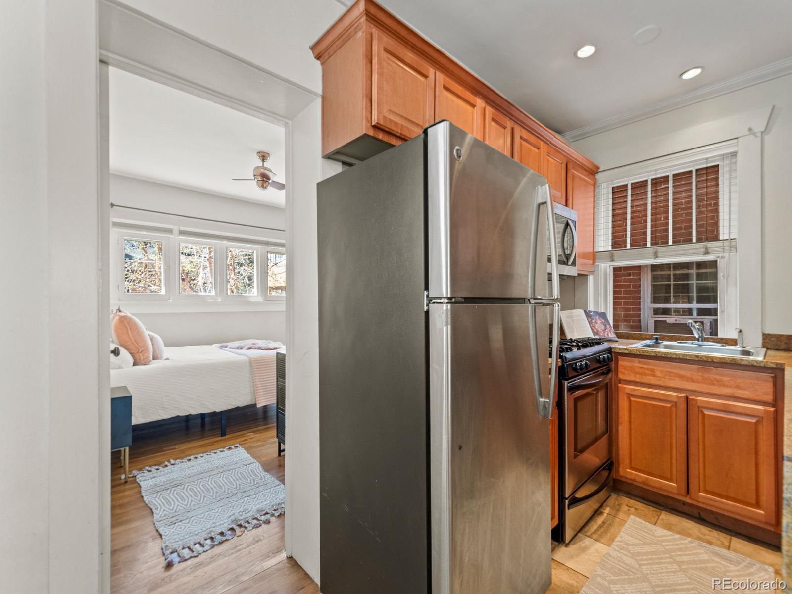 MLS Image #7 for 945 n washington street 201,denver, Colorado