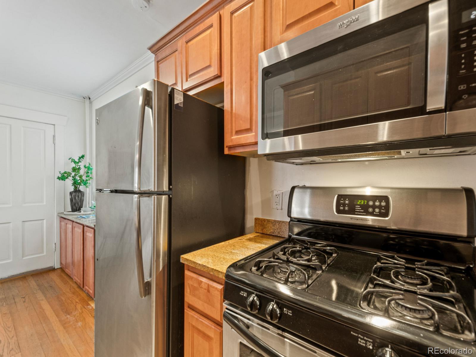 MLS Image #9 for 945 n washington street 201,denver, Colorado