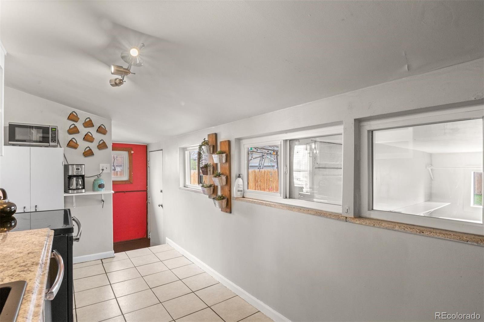 MLS Image #11 for 30 s grove street,denver, Colorado