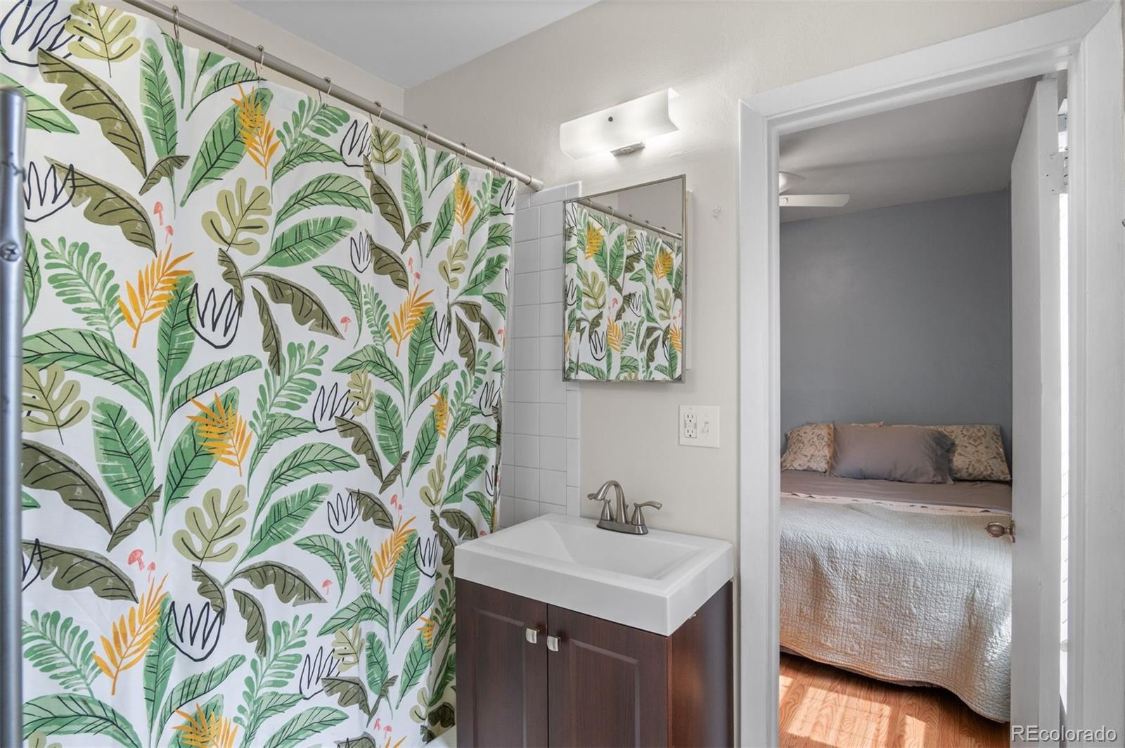 MLS Image #18 for 30 s grove street,denver, Colorado