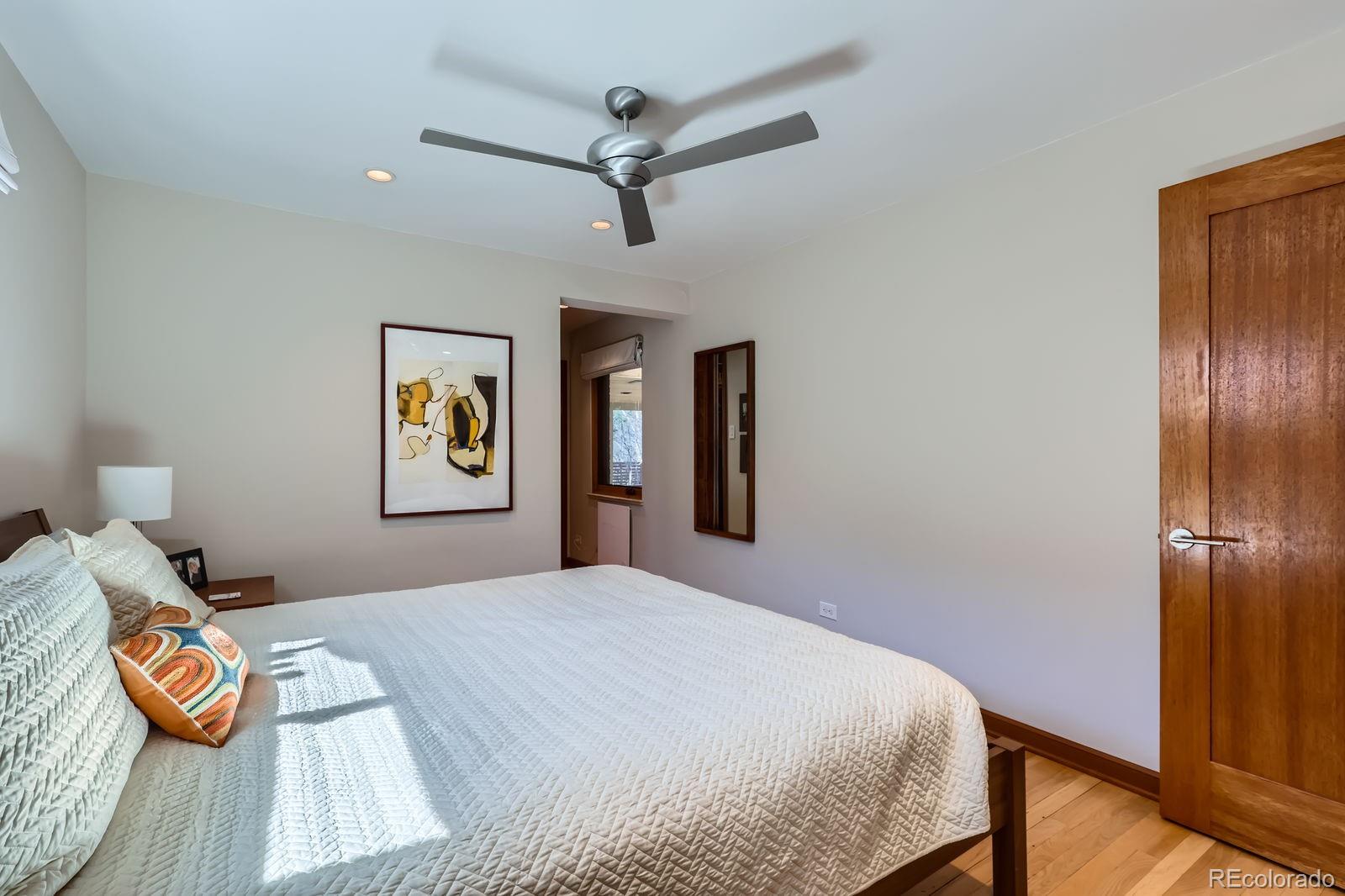 MLS Image #12 for 935  oneida street,denver, Colorado
