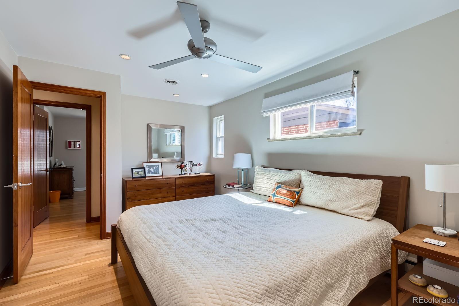 MLS Image #13 for 935  oneida street,denver, Colorado