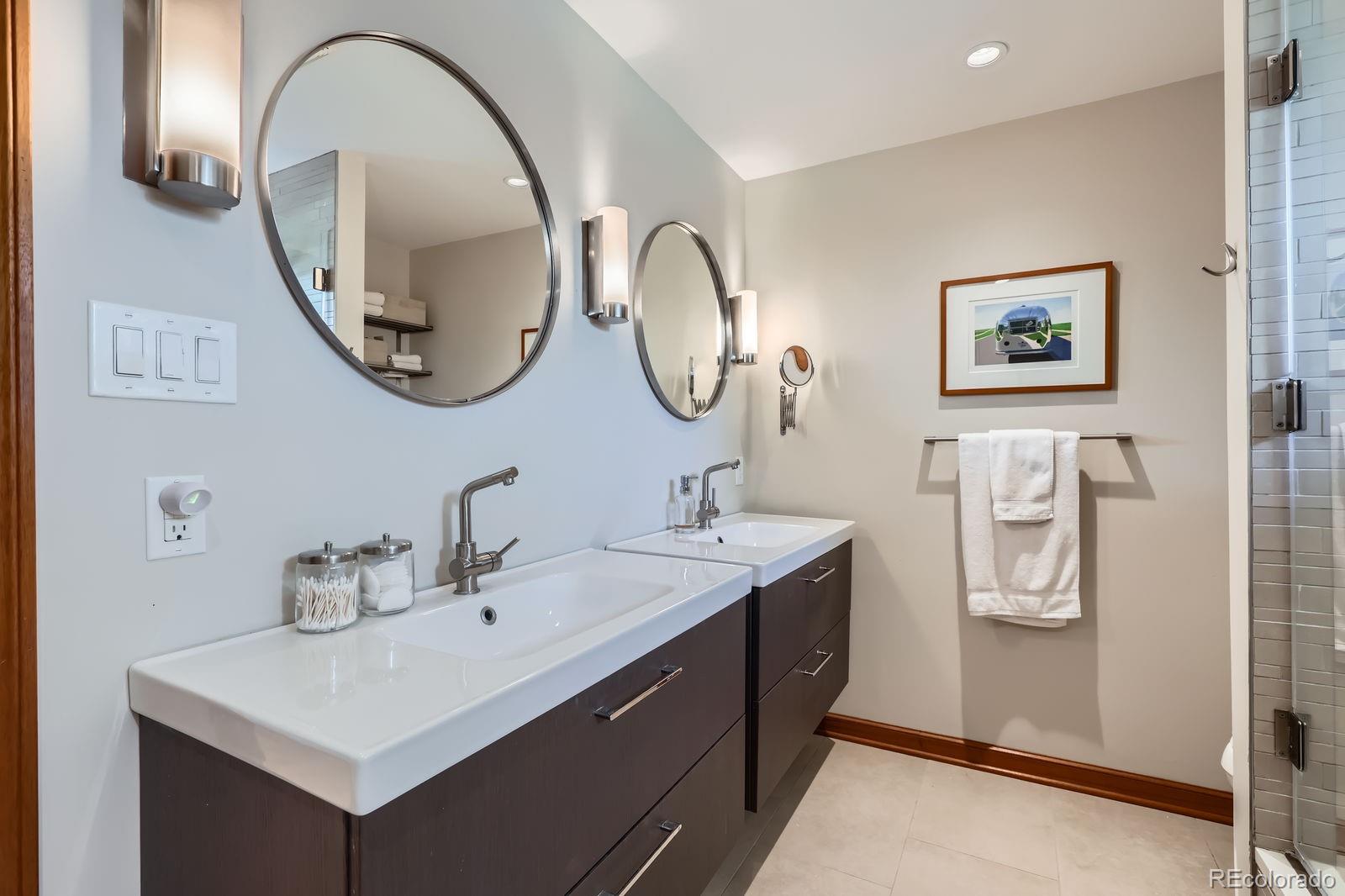 MLS Image #15 for 935  oneida street,denver, Colorado