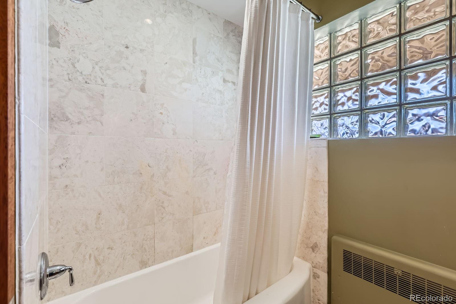 MLS Image #26 for 935  oneida street,denver, Colorado