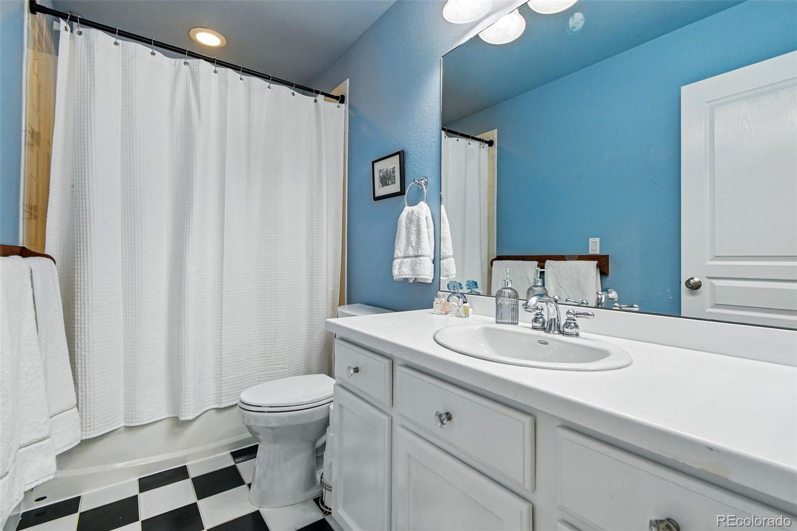 MLS Image #29 for 2949  emporia court,denver, Colorado