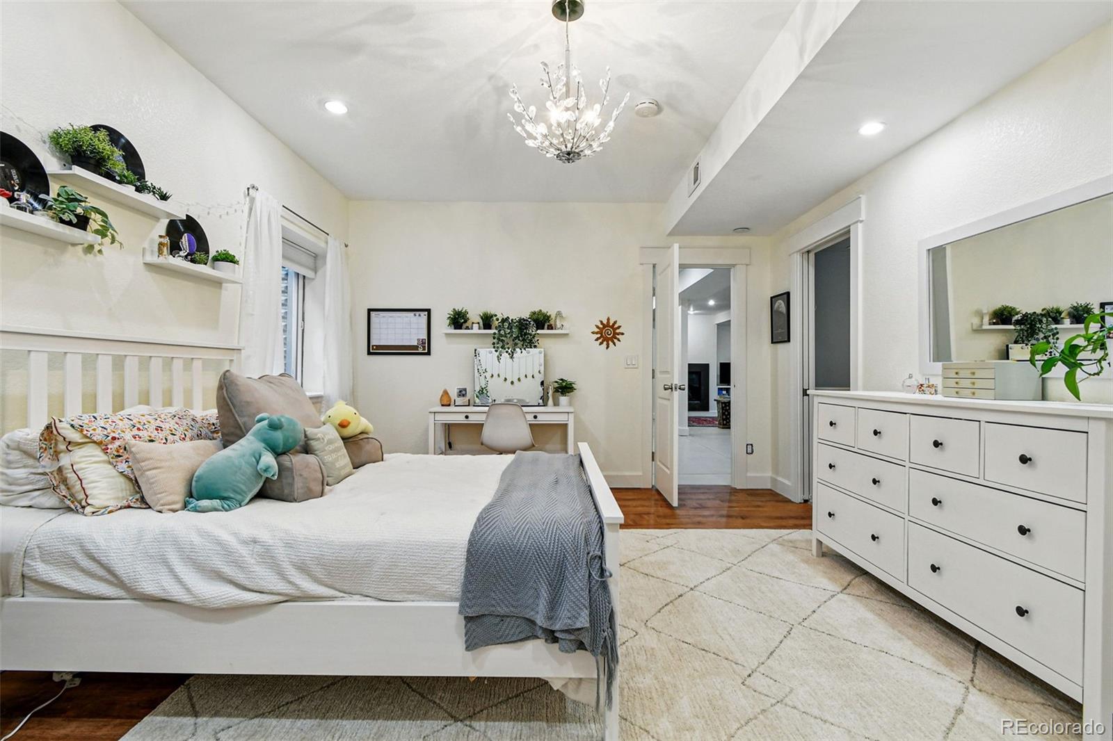 MLS Image #35 for 2949  emporia court,denver, Colorado