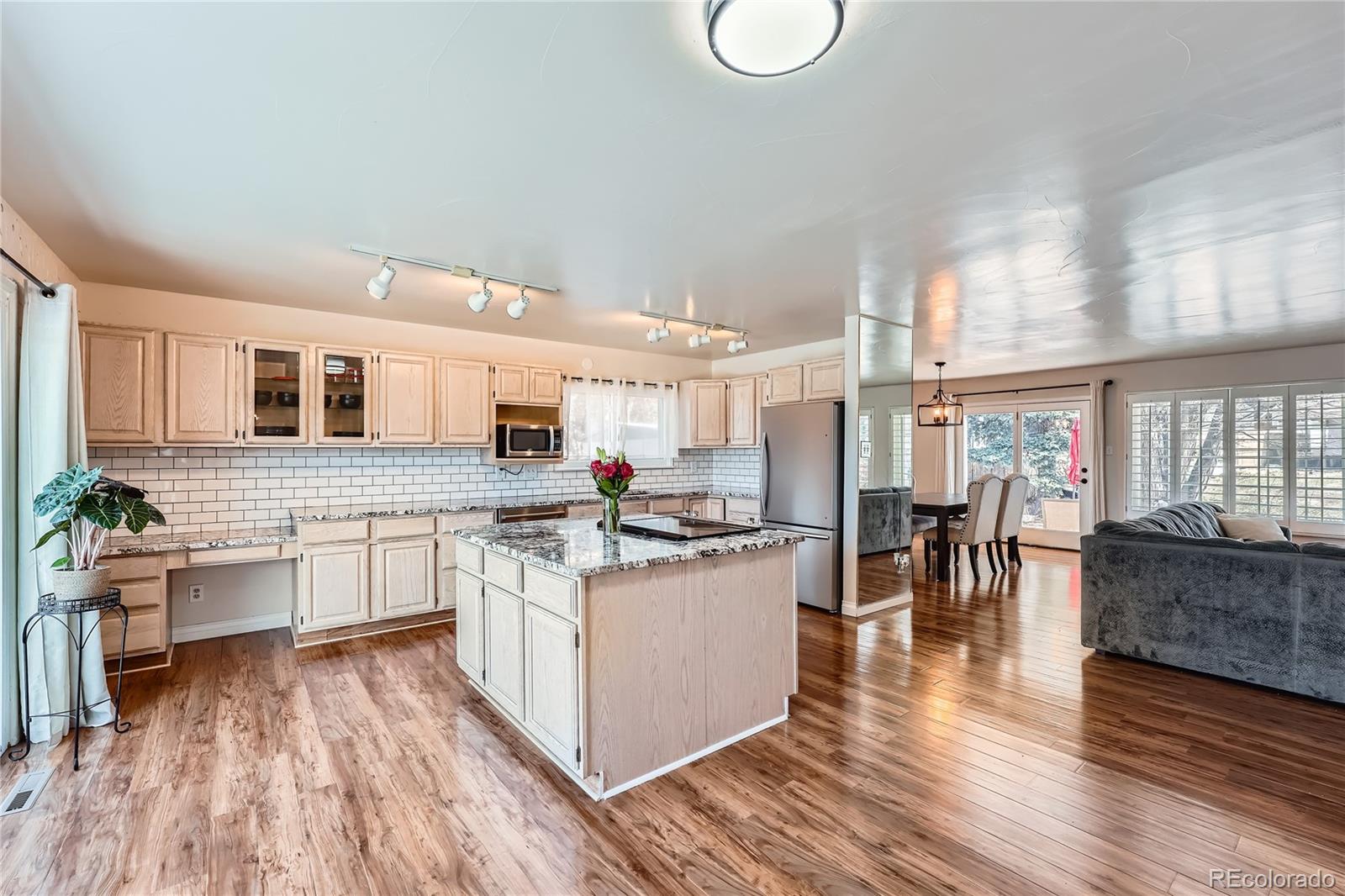 MLS Image #3 for 4090 s tamarac drive,denver, Colorado