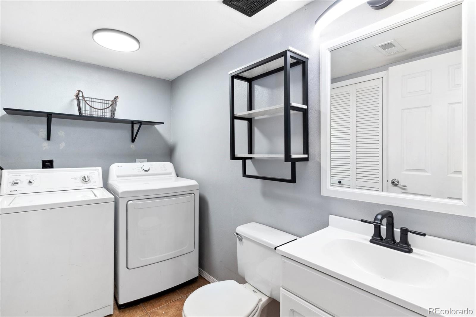 MLS Image #22 for 566  blossom field road,fountain, Colorado