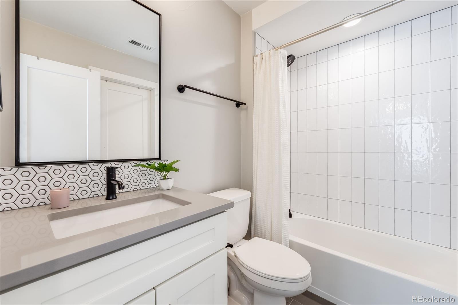 MLS Image #17 for 1431  meade street,denver, Colorado