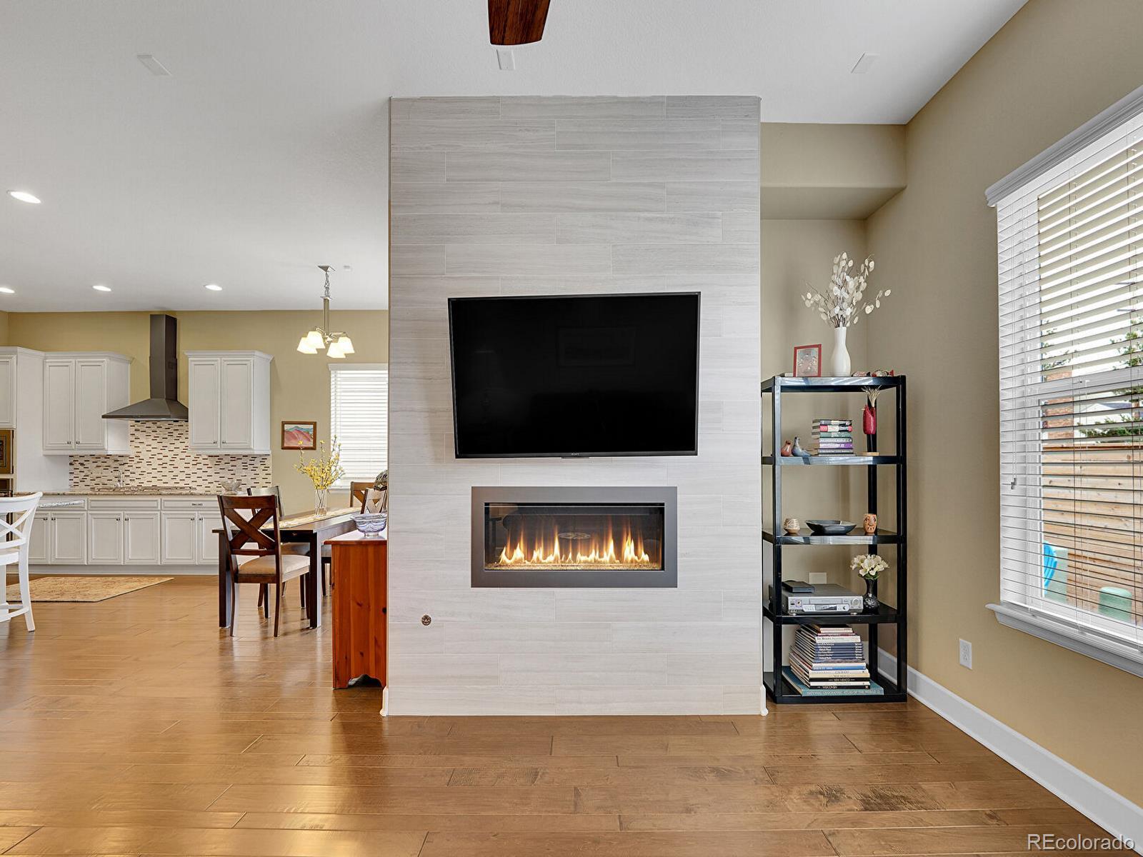 MLS Image #10 for 668 e dry creek circle,littleton, Colorado