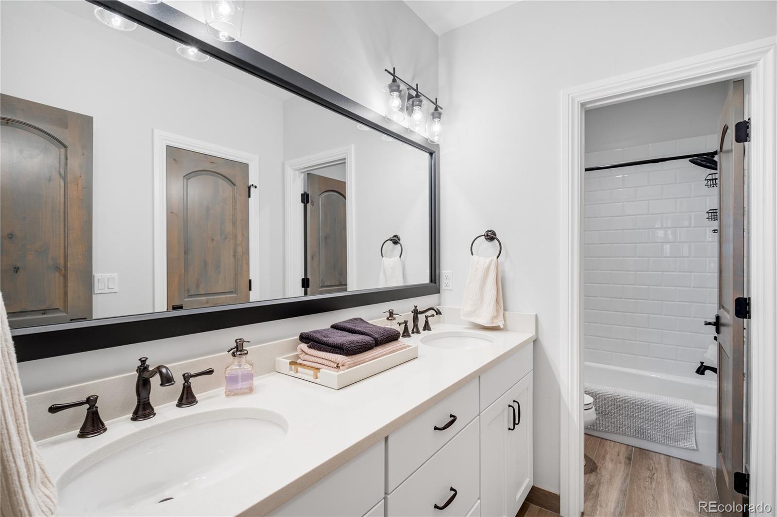 MLS Image #31 for 2495 s madison street,denver, Colorado