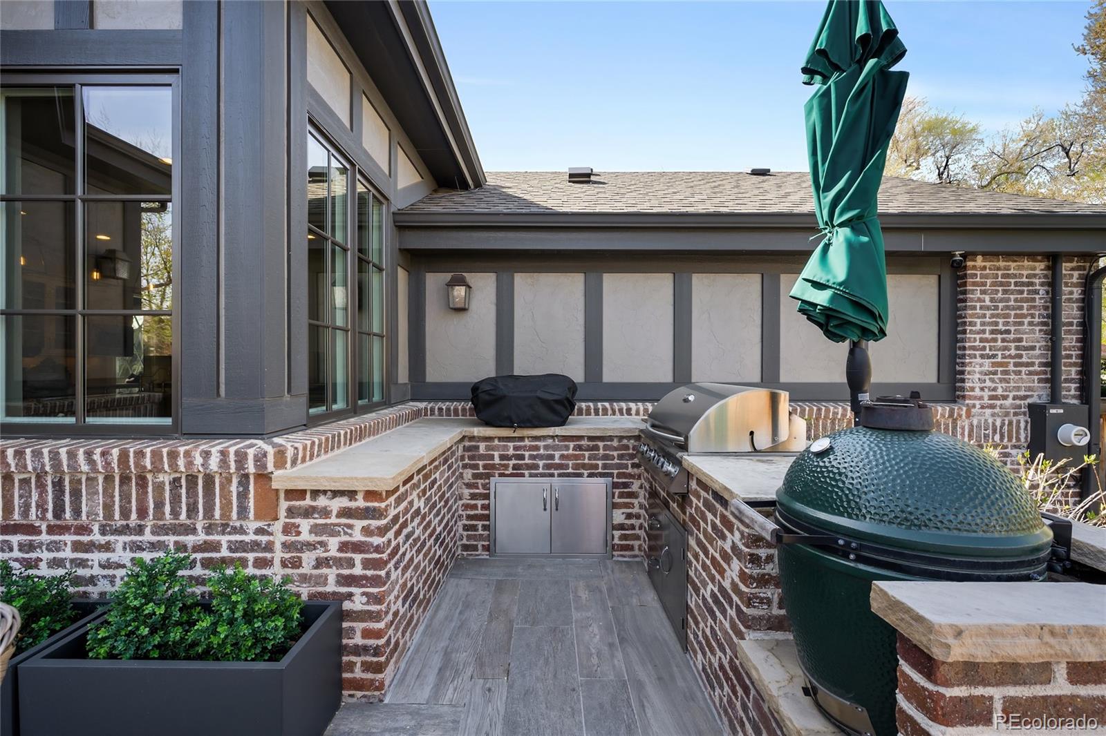 MLS Image #38 for 2495 s madison street,denver, Colorado