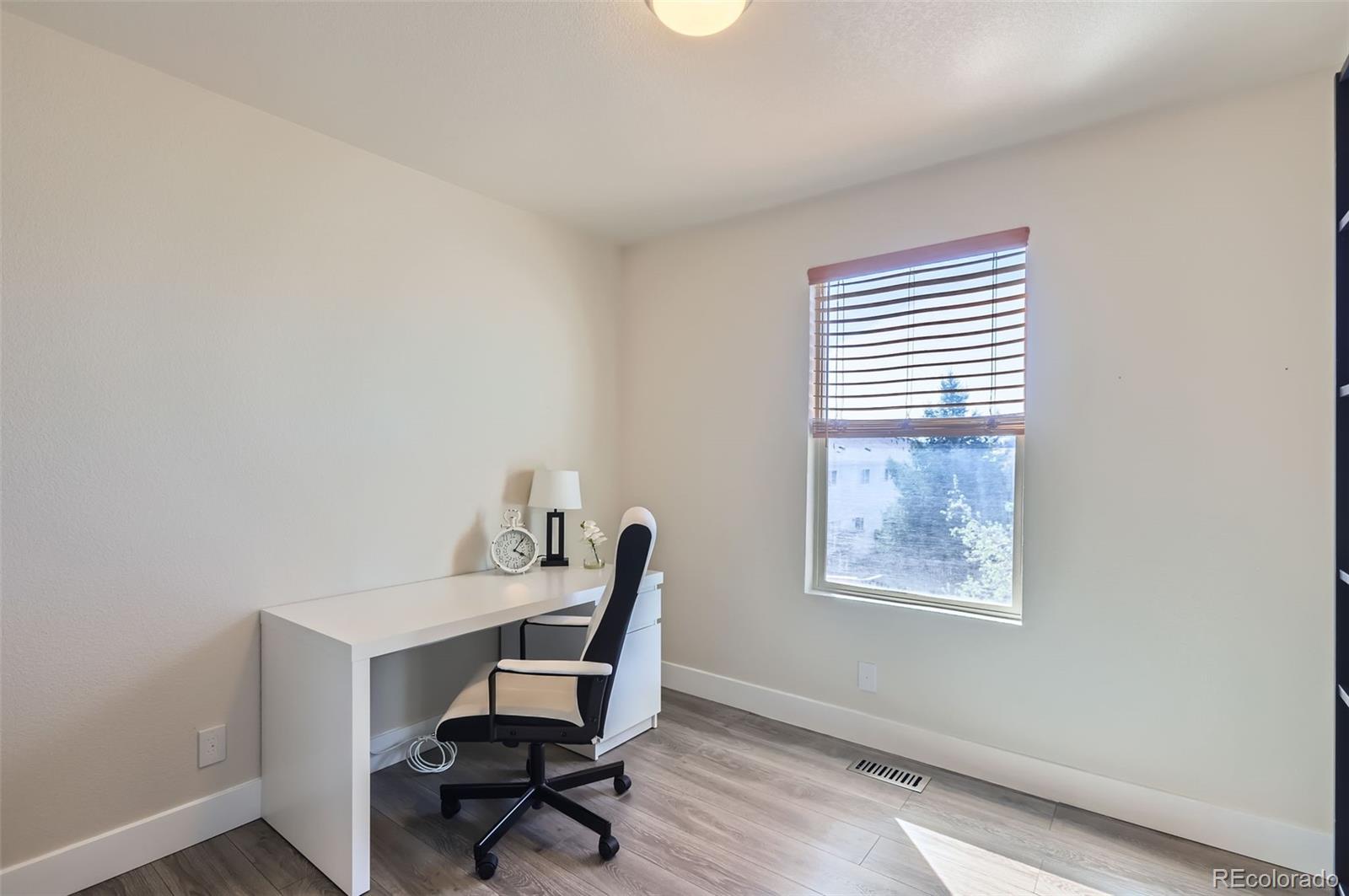 MLS Image #18 for 2415 e 110th drive,northglenn, Colorado