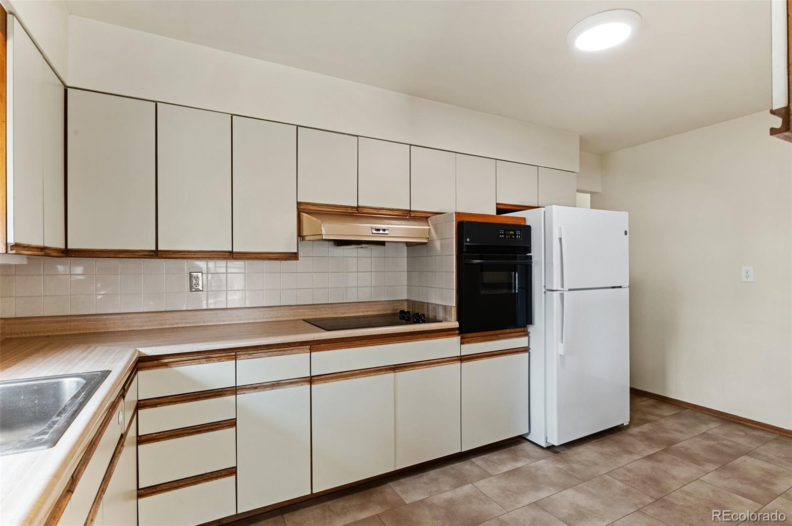MLS Image #8 for 6161 s southwood drive,centennial, Colorado