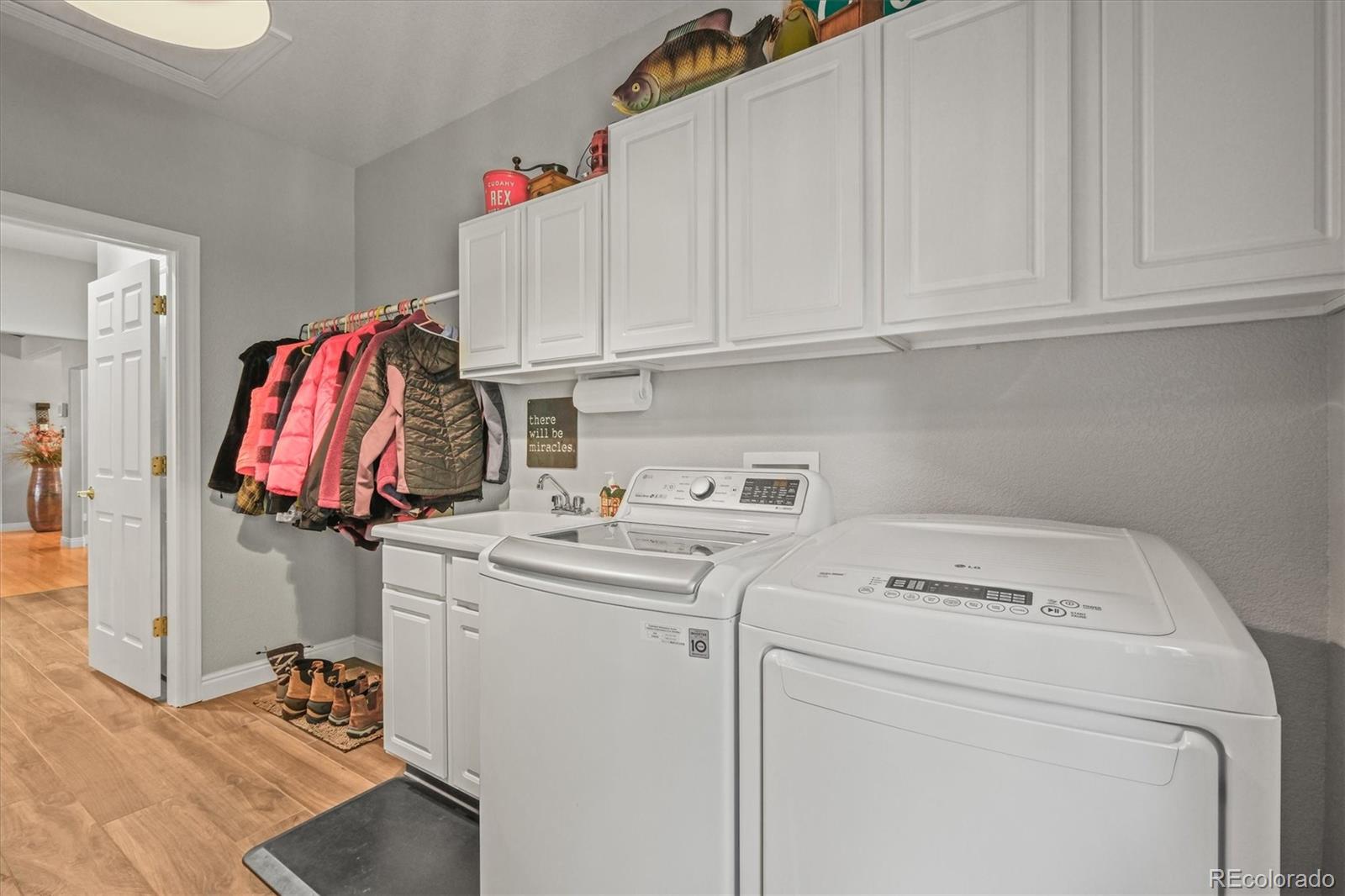 MLS Image #19 for 20957  horse bit way,morrison, Colorado