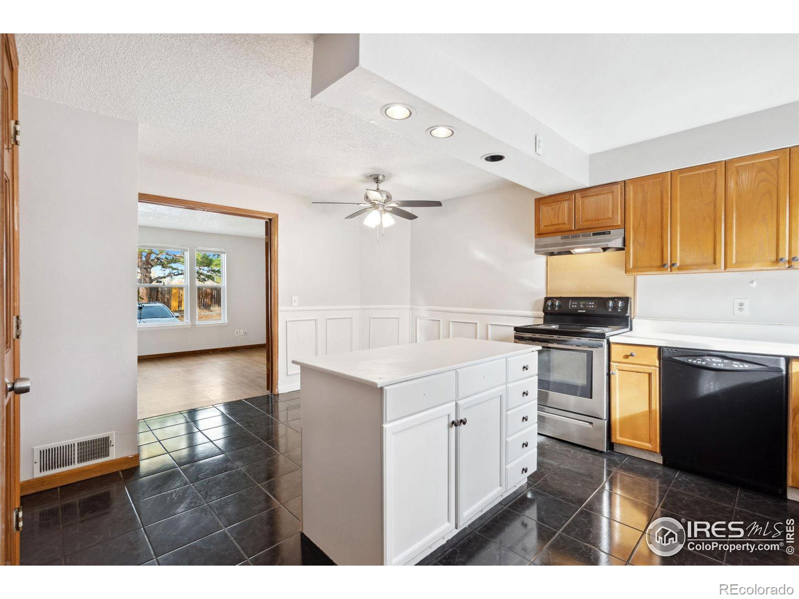 MLS Image #9 for 8212  washington street,denver, Colorado