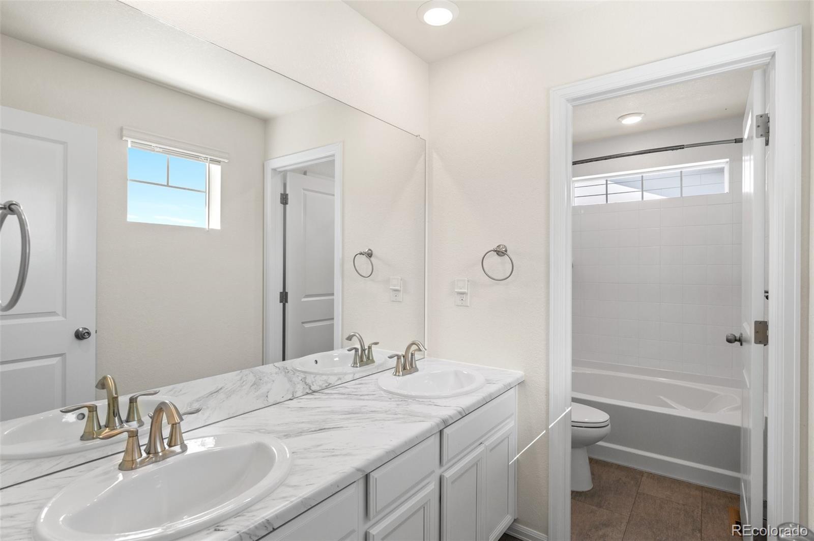 MLS Image #22 for 455 n old hammer street,aurora, Colorado
