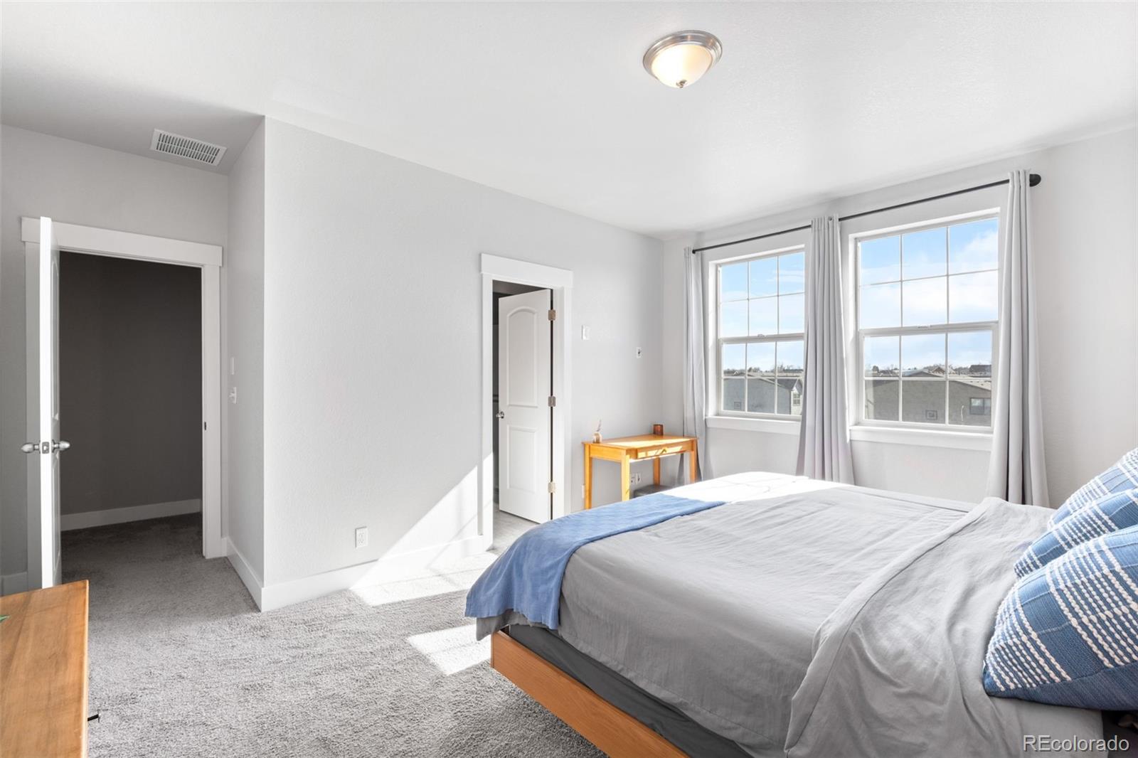 MLS Image #11 for 2366  central park boulevard,denver, Colorado