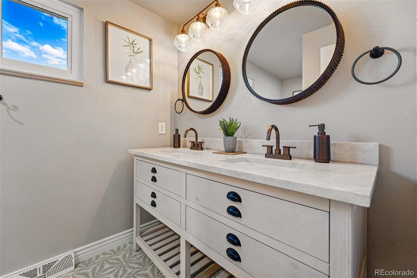 MLS Image #29 for 4074 s poplar way,denver, Colorado
