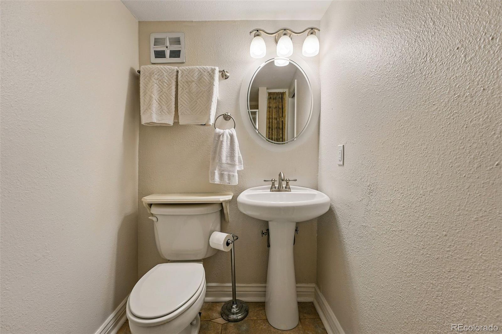 MLS Image #40 for 4074 s poplar way,denver, Colorado