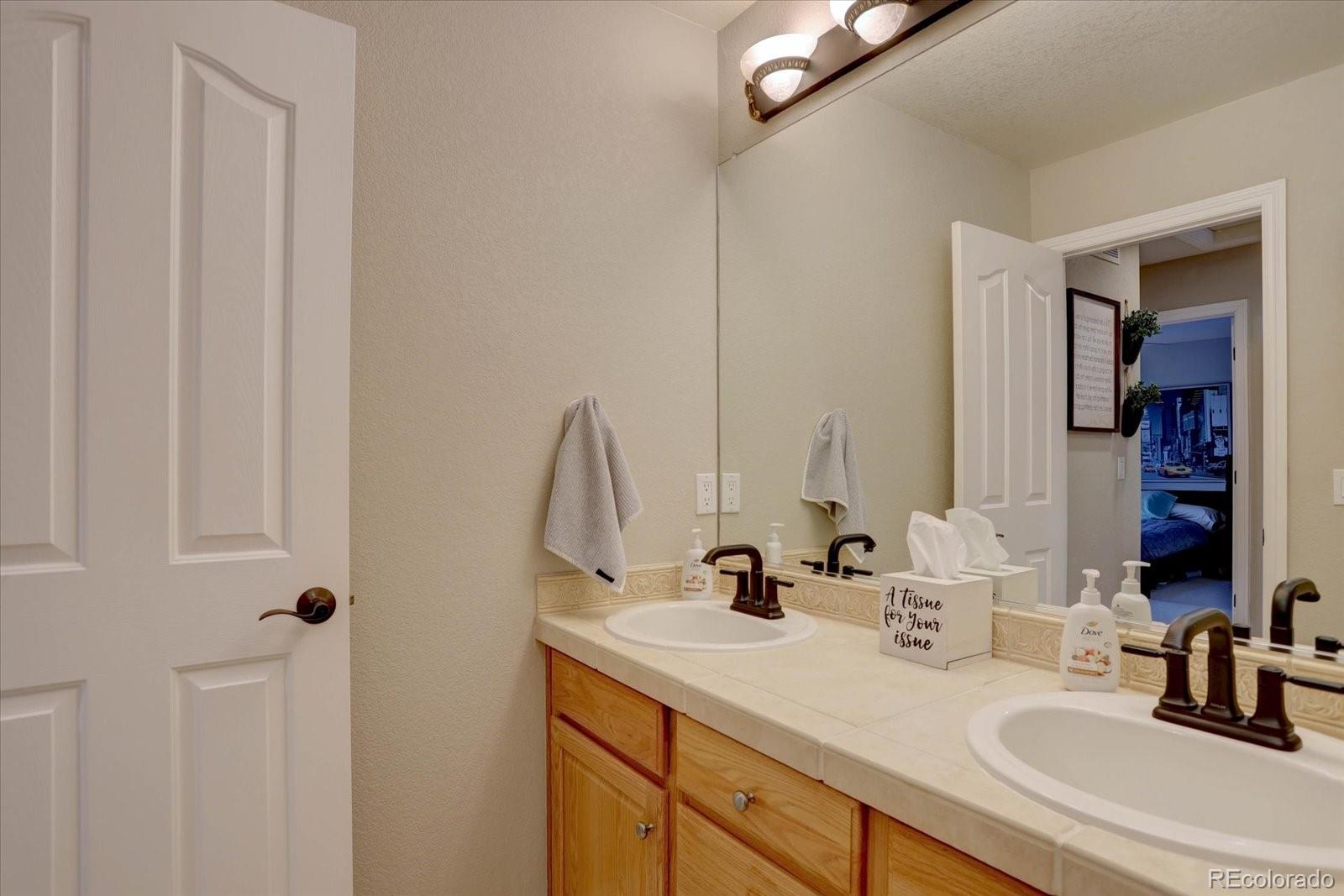 MLS Image #33 for 22921 e euclid circle,aurora, Colorado