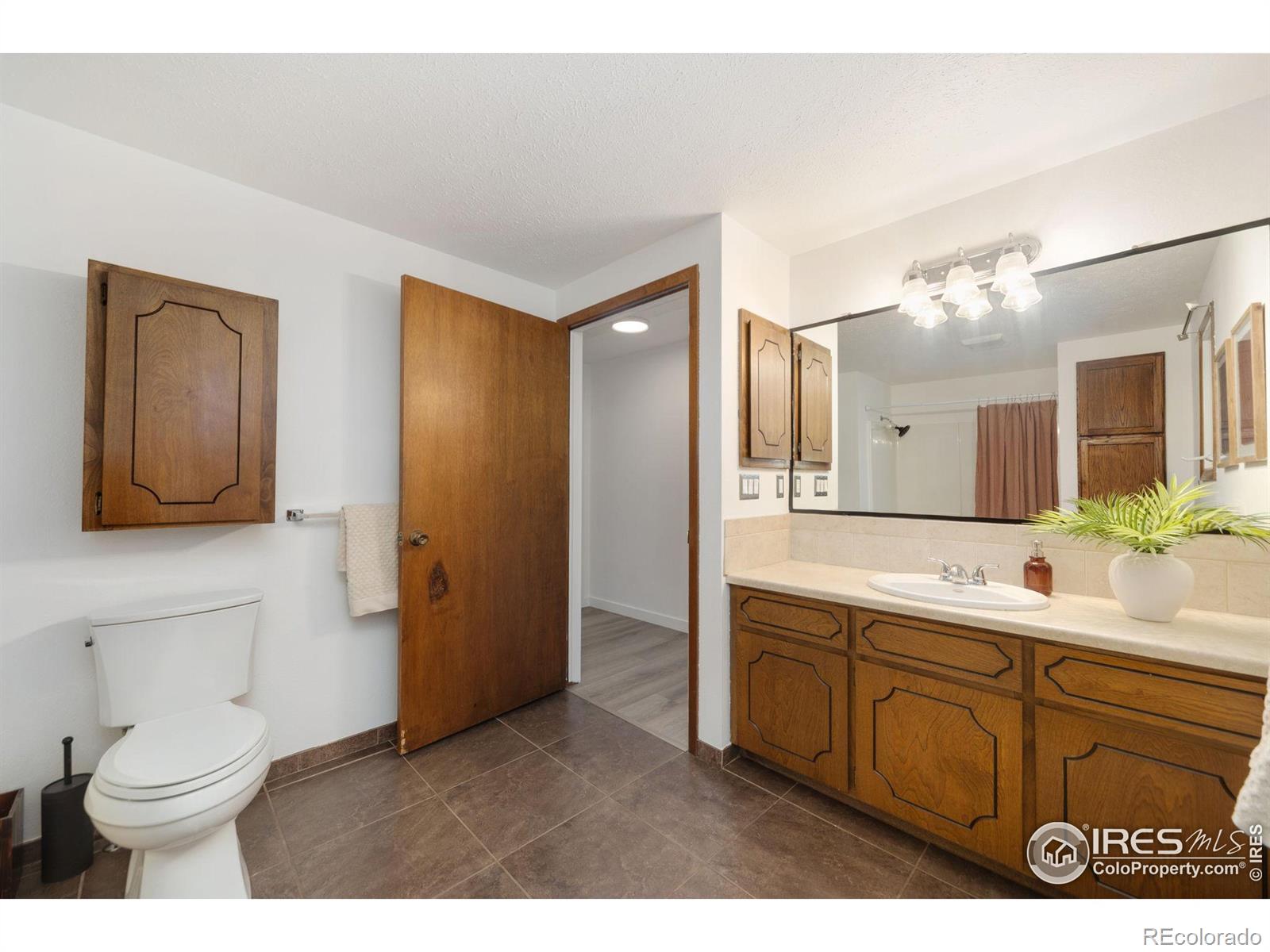 MLS Image #12 for 563 w 48th street,loveland, Colorado