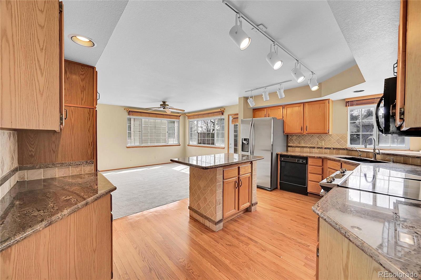 MLS Image #12 for 18736 e powers place,aurora, Colorado