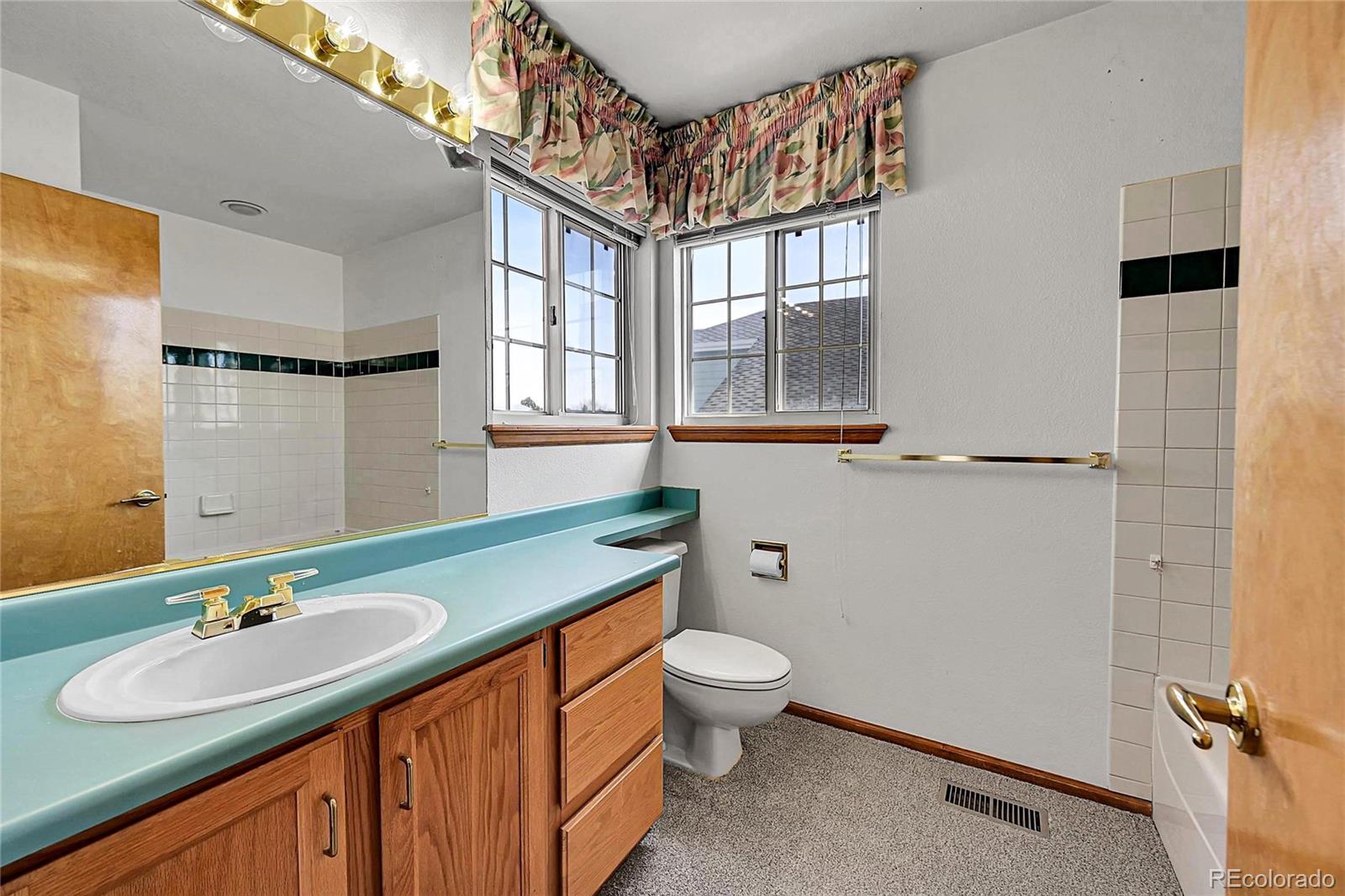 MLS Image #18 for 18736 e powers place,aurora, Colorado