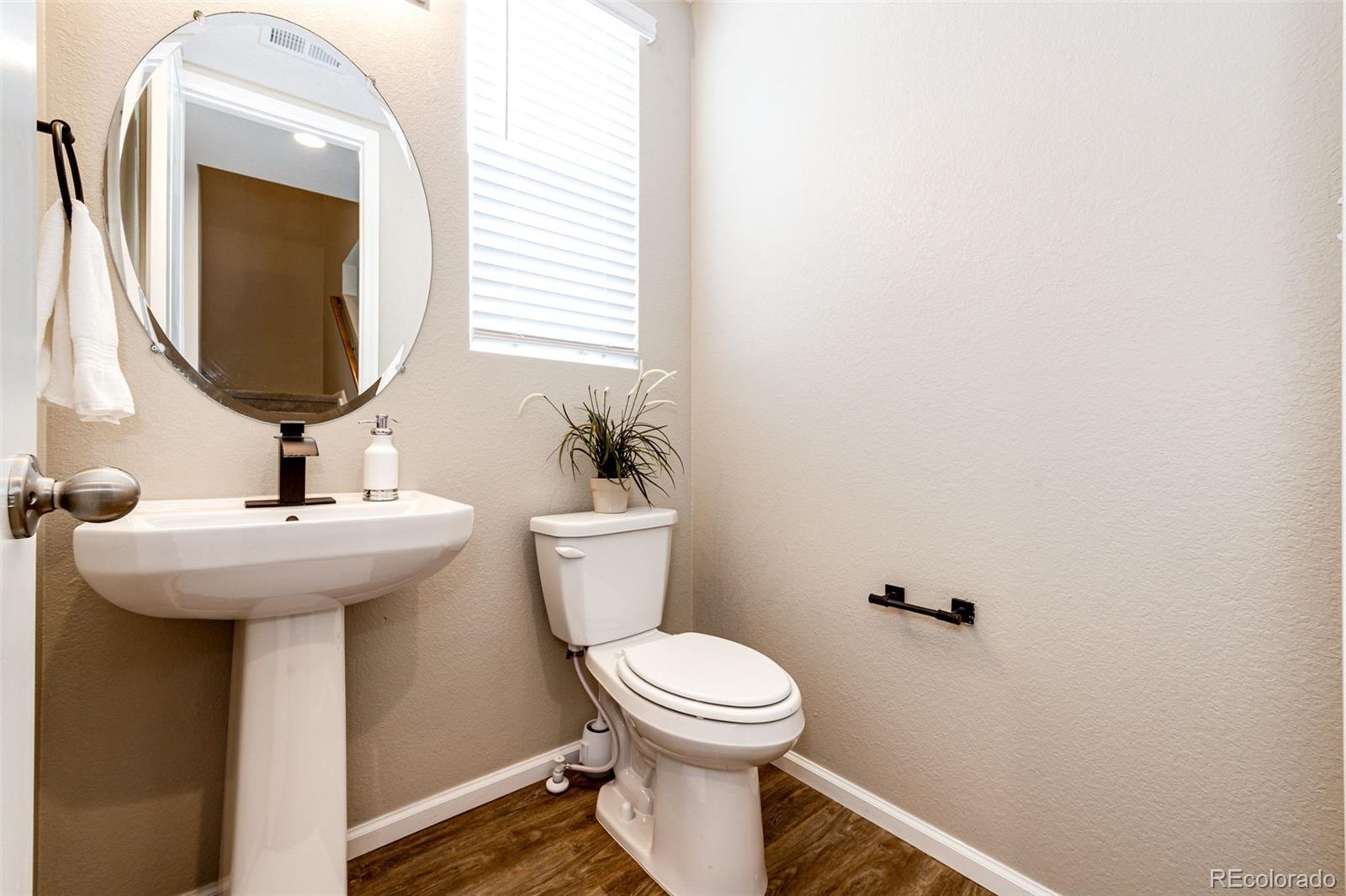 MLS Image #11 for 24263 e 41st avenue,aurora, Colorado
