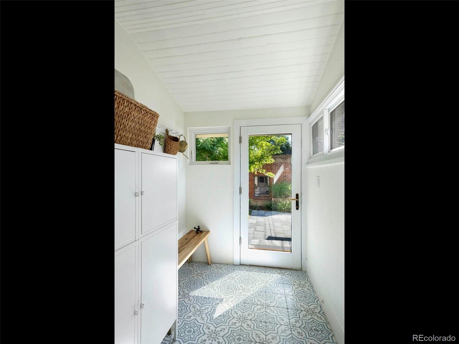MLS Image #32 for 562 n pennsylvania street,denver, Colorado
