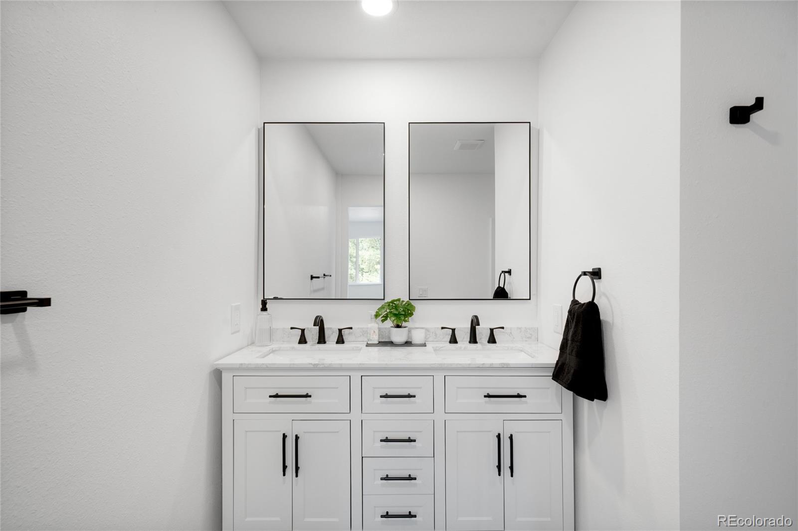 MLS Image #9 for 558 s field court,lakewood, Colorado