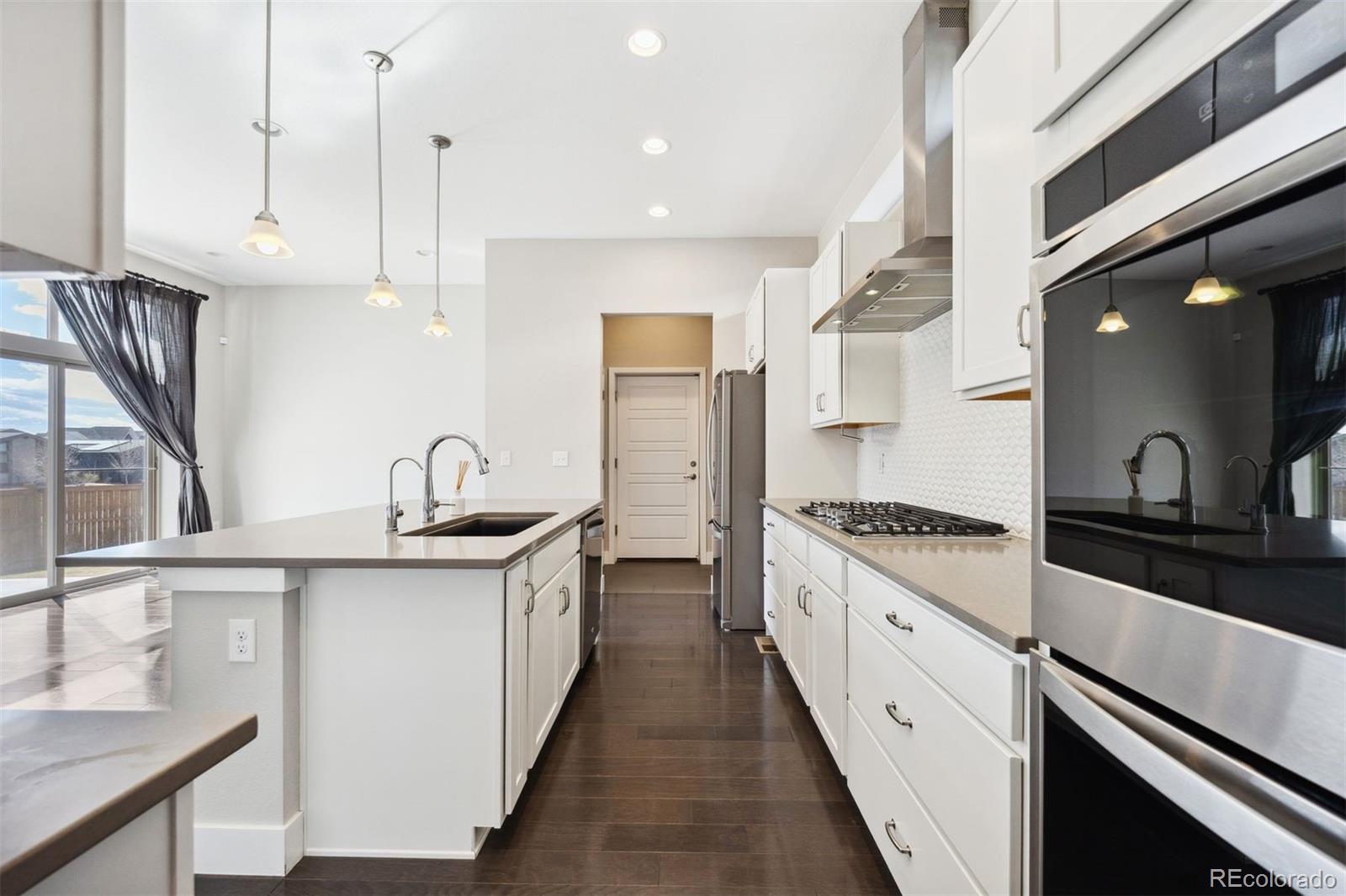 MLS Image #10 for 5965  hanover street,denver, Colorado