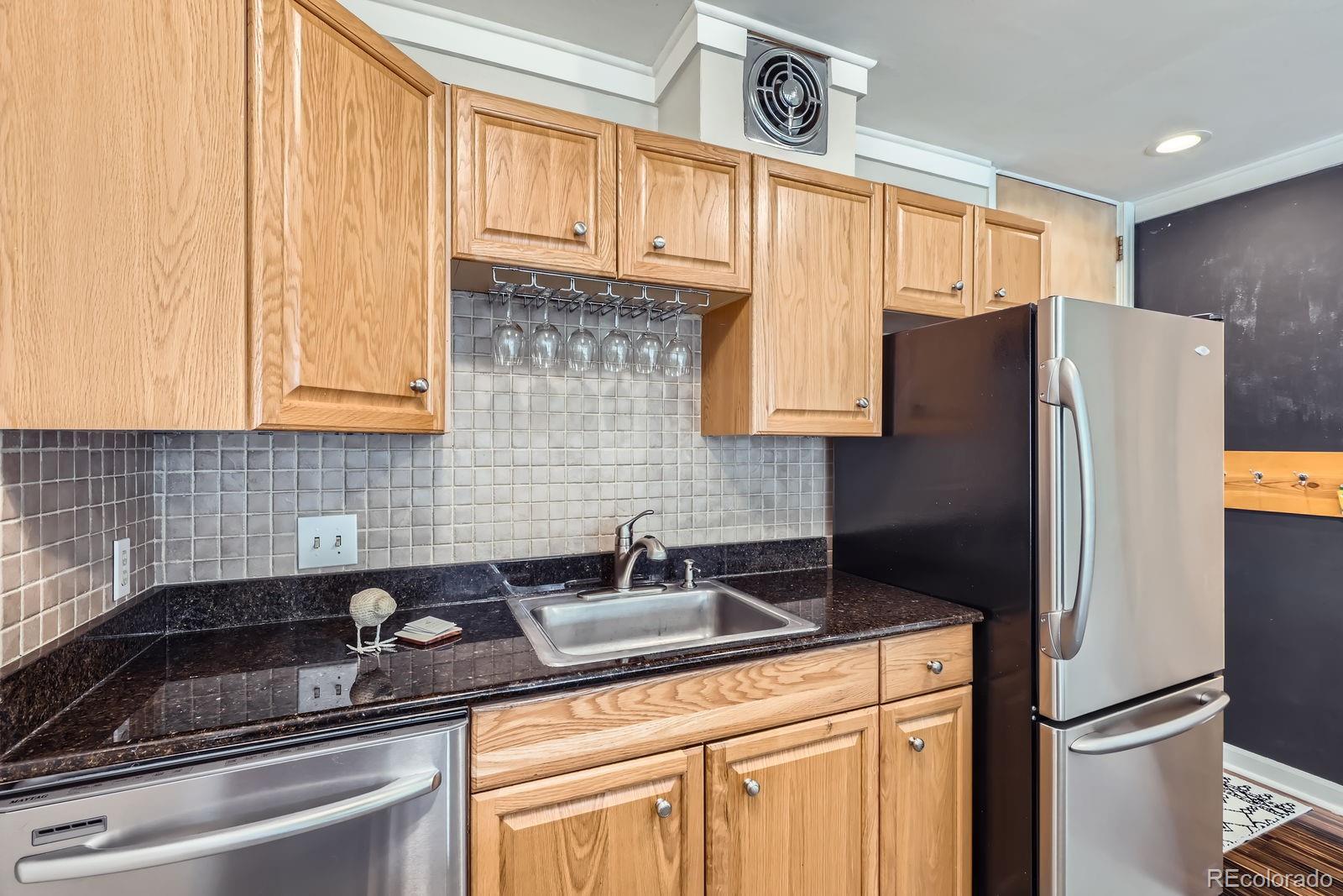 MLS Image #11 for 1050 n corona street,denver, Colorado