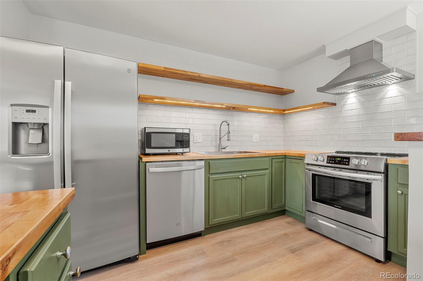 MLS Image #13 for 420 s uvalda circle,aurora, Colorado
