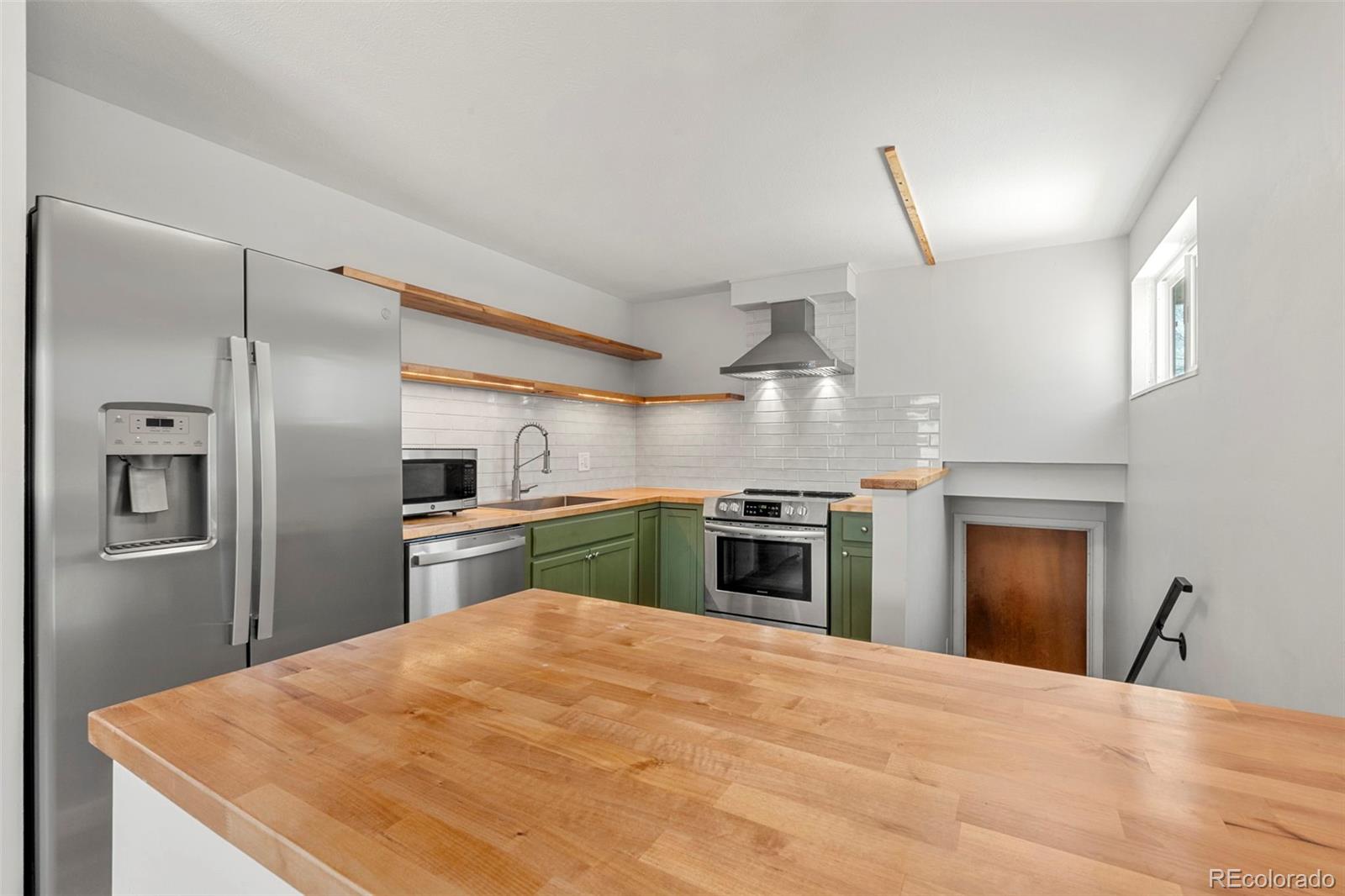MLS Image #2 for 420 s uvalda circle,aurora, Colorado