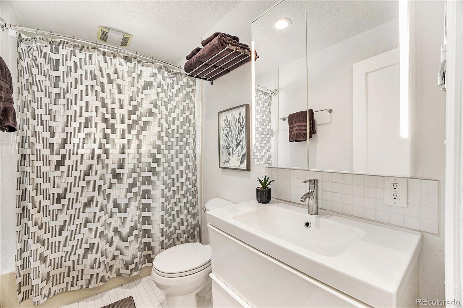 MLS Image #13 for 1380 s fillmore street,denver, Colorado
