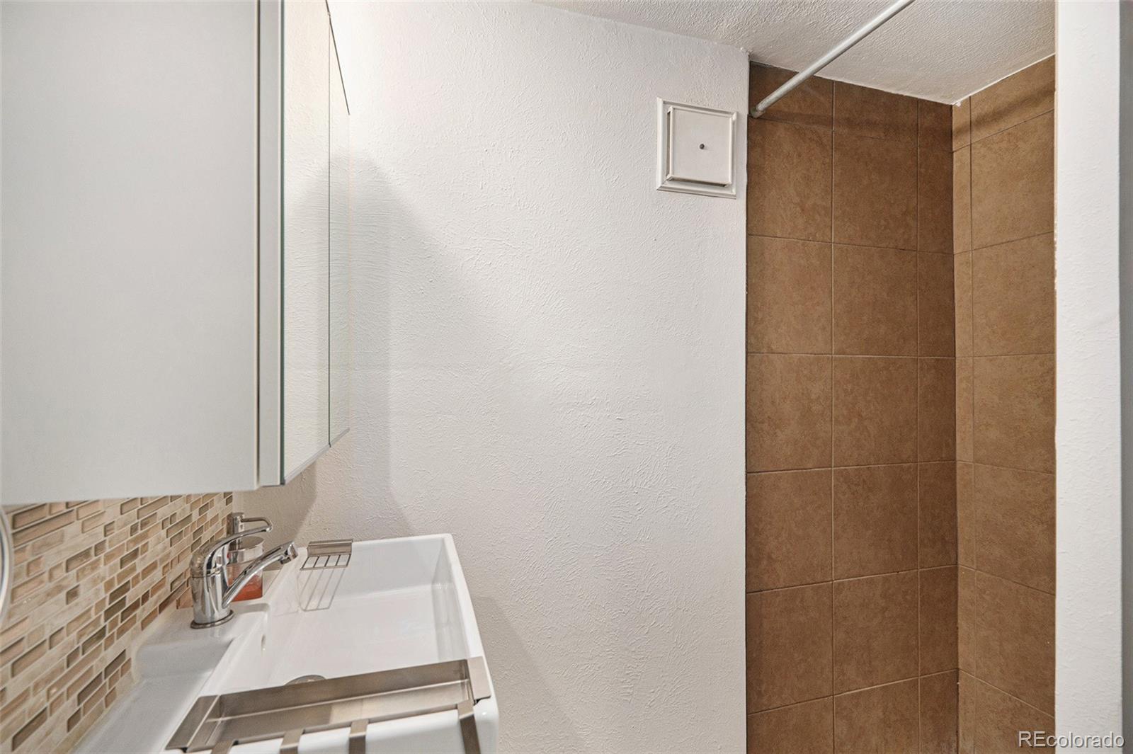 MLS Image #16 for 1380 s fillmore street,denver, Colorado
