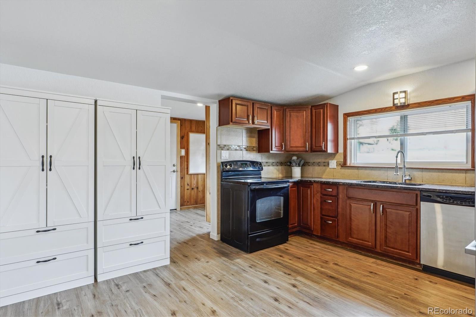MLS Image #6 for 176 w elm street,elizabeth, Colorado