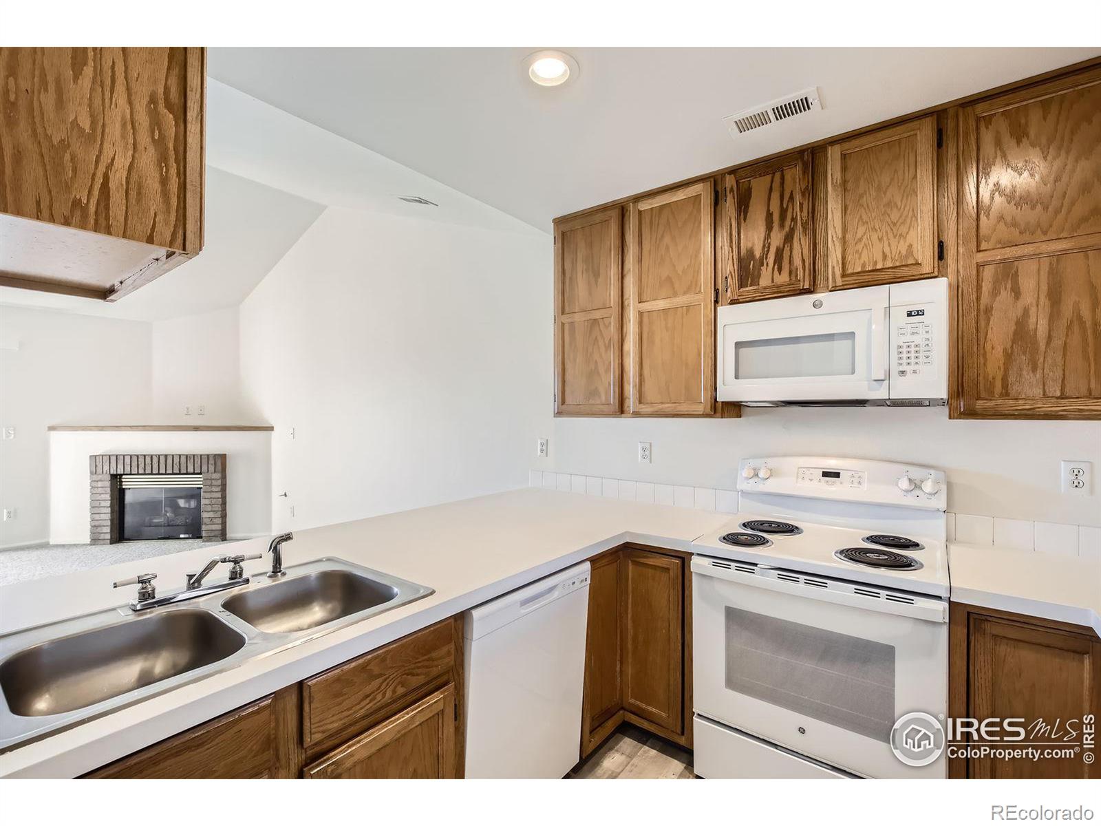 MLS Image #11 for 2960 w stuart street,fort collins, Colorado