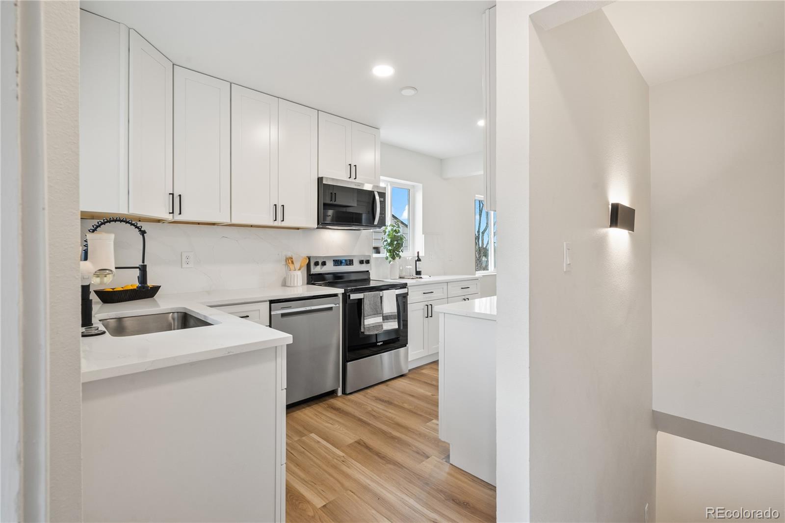 MLS Image #14 for 2822 w archer place,denver, Colorado