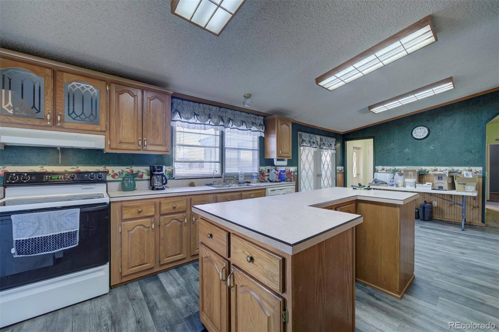 MLS Image #3 for 908 e waverly drive,pueblo, Colorado