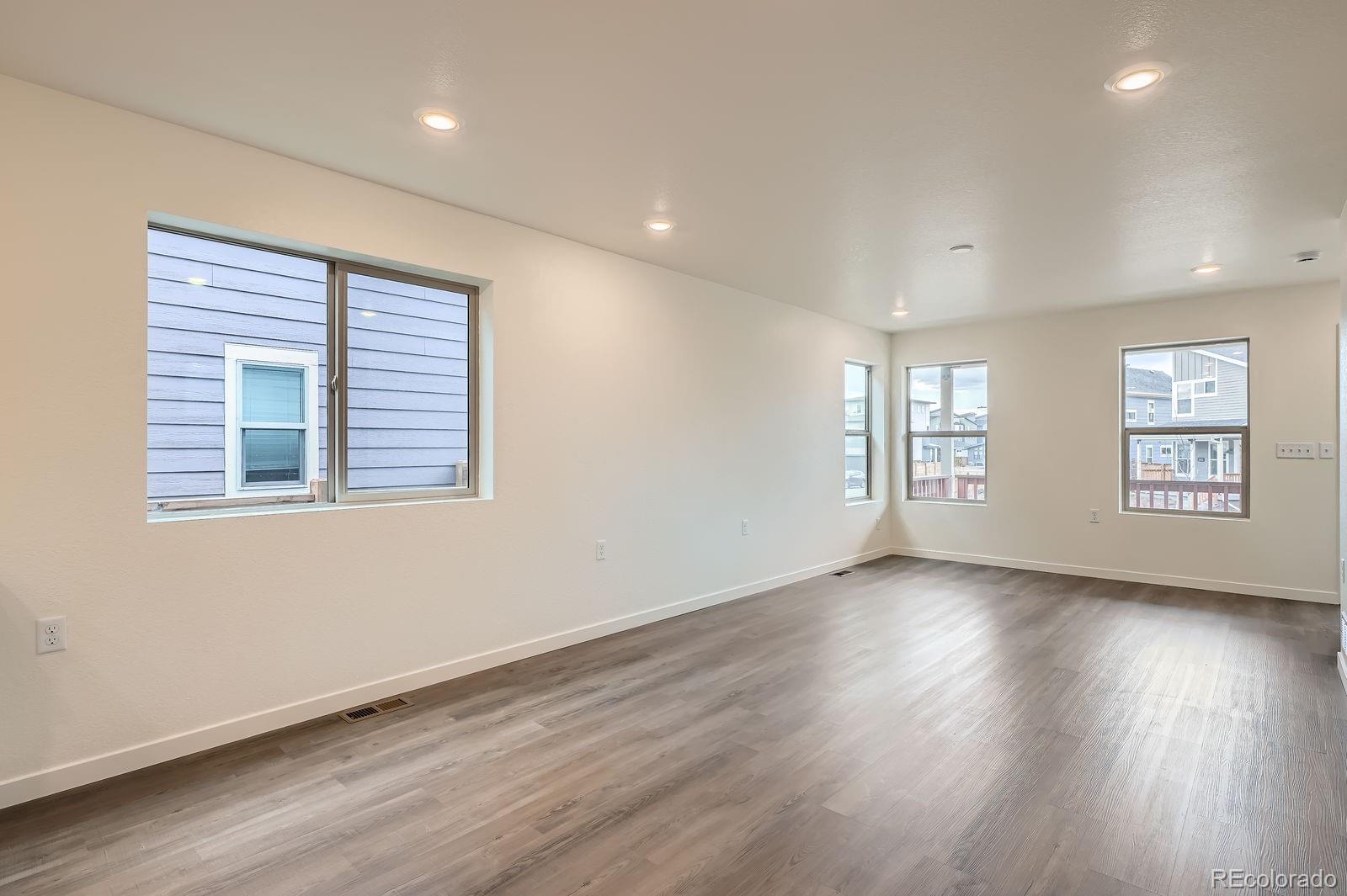 MLS Image #11 for 10351 e 62nd place,denver, Colorado