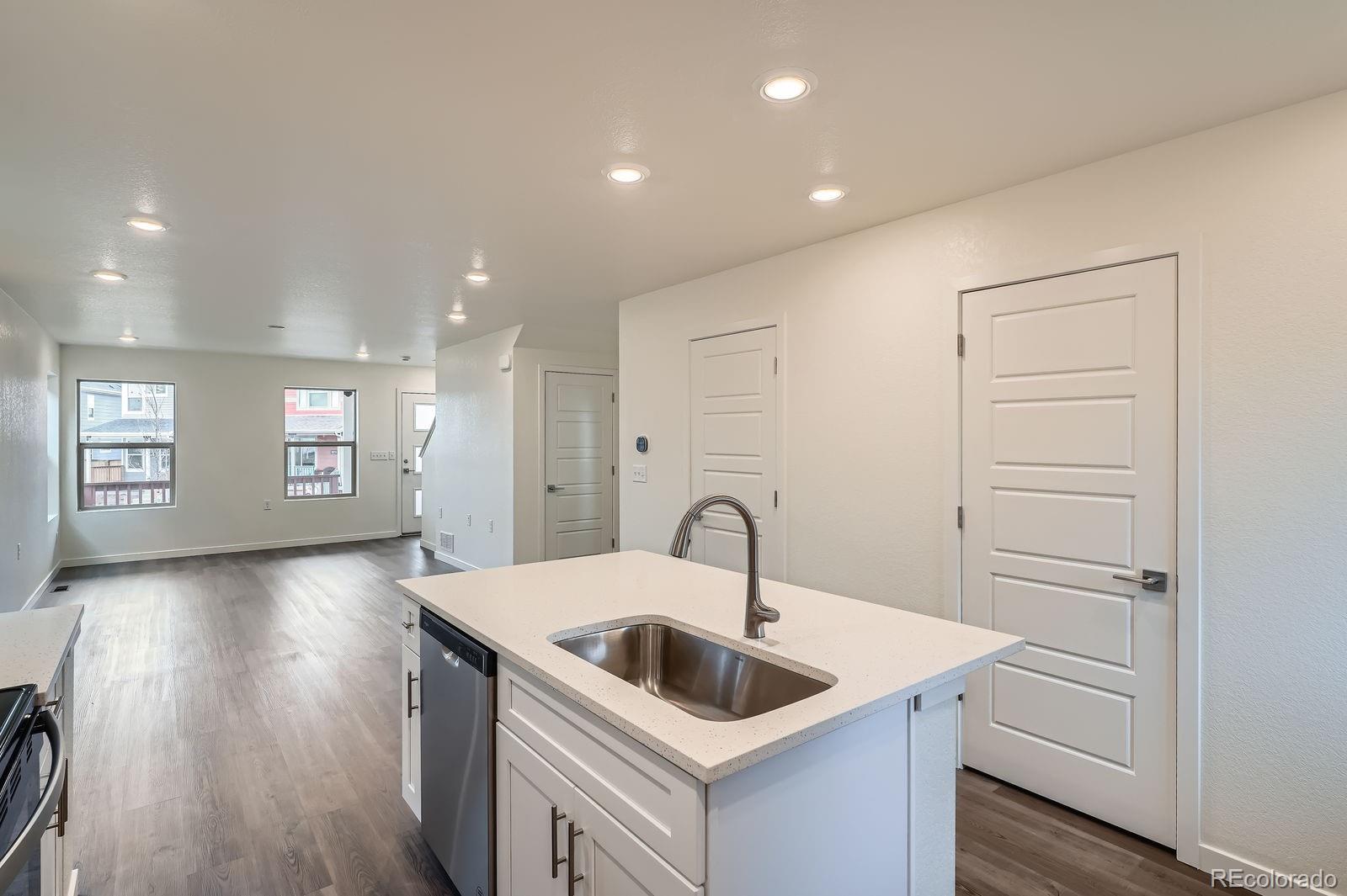 MLS Image #19 for 10351 e 62nd place,denver, Colorado