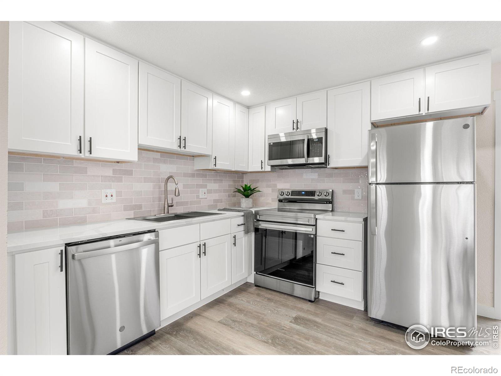 MLS Image #4 for 6460 w 76th avenue,arvada, Colorado