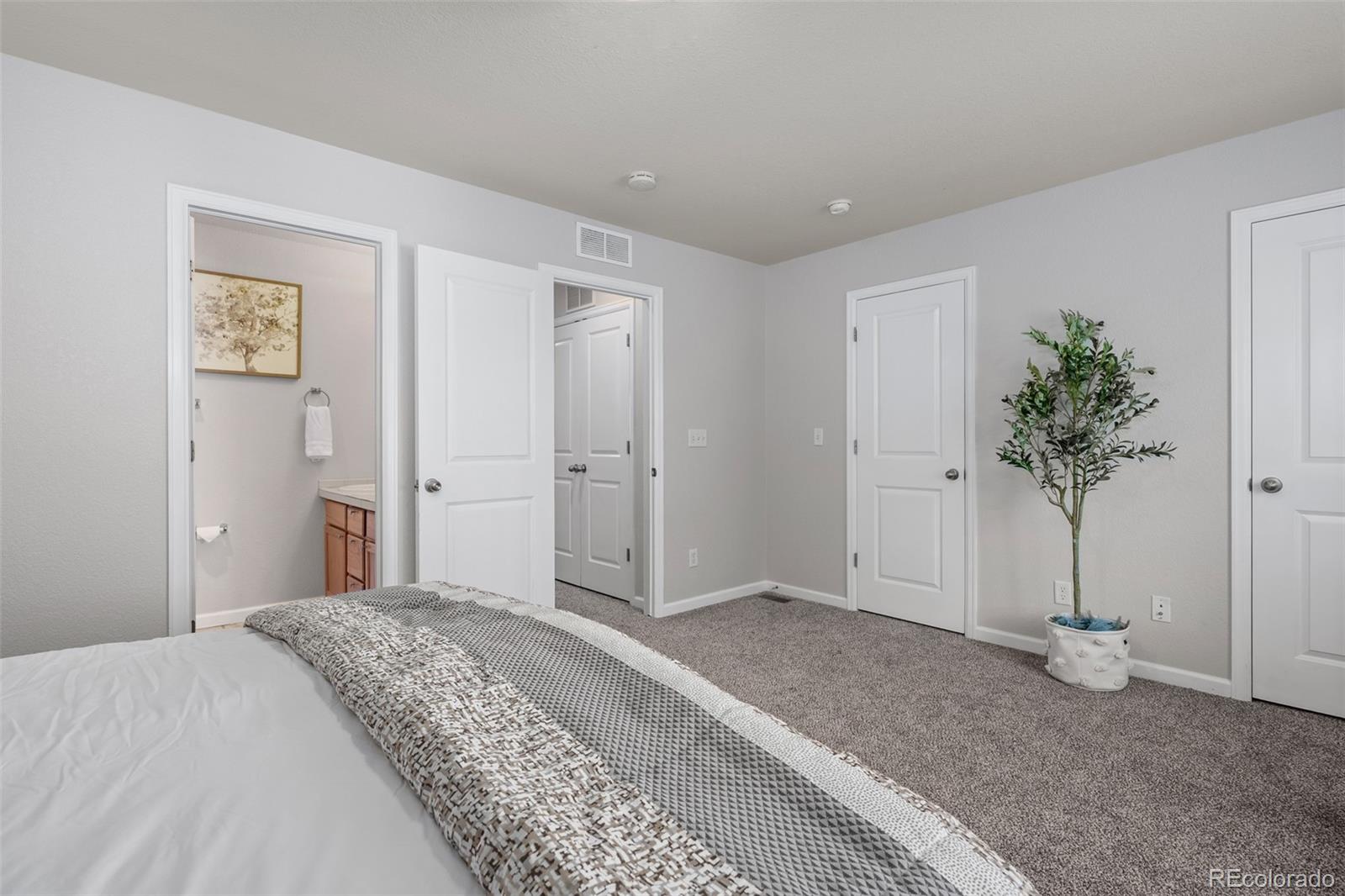 MLS Image #15 for 6343 e ohio avenue,denver, Colorado